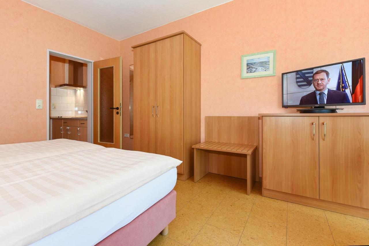 Hotel-Pension Altes Siel Бензерзиль Экстерьер фото