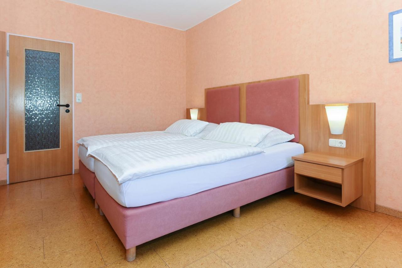 Hotel-Pension Altes Siel Бензерзиль Экстерьер фото