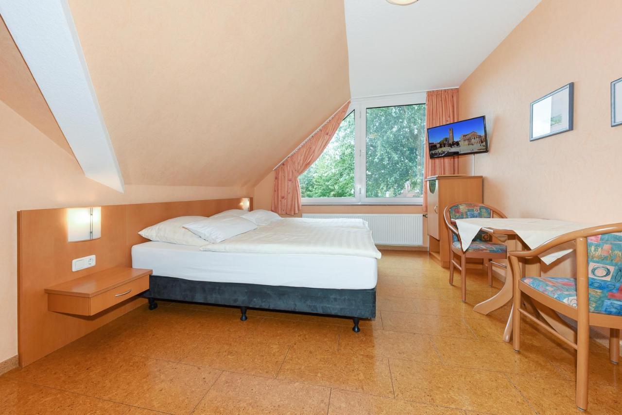 Hotel-Pension Altes Siel Бензерзиль Экстерьер фото
