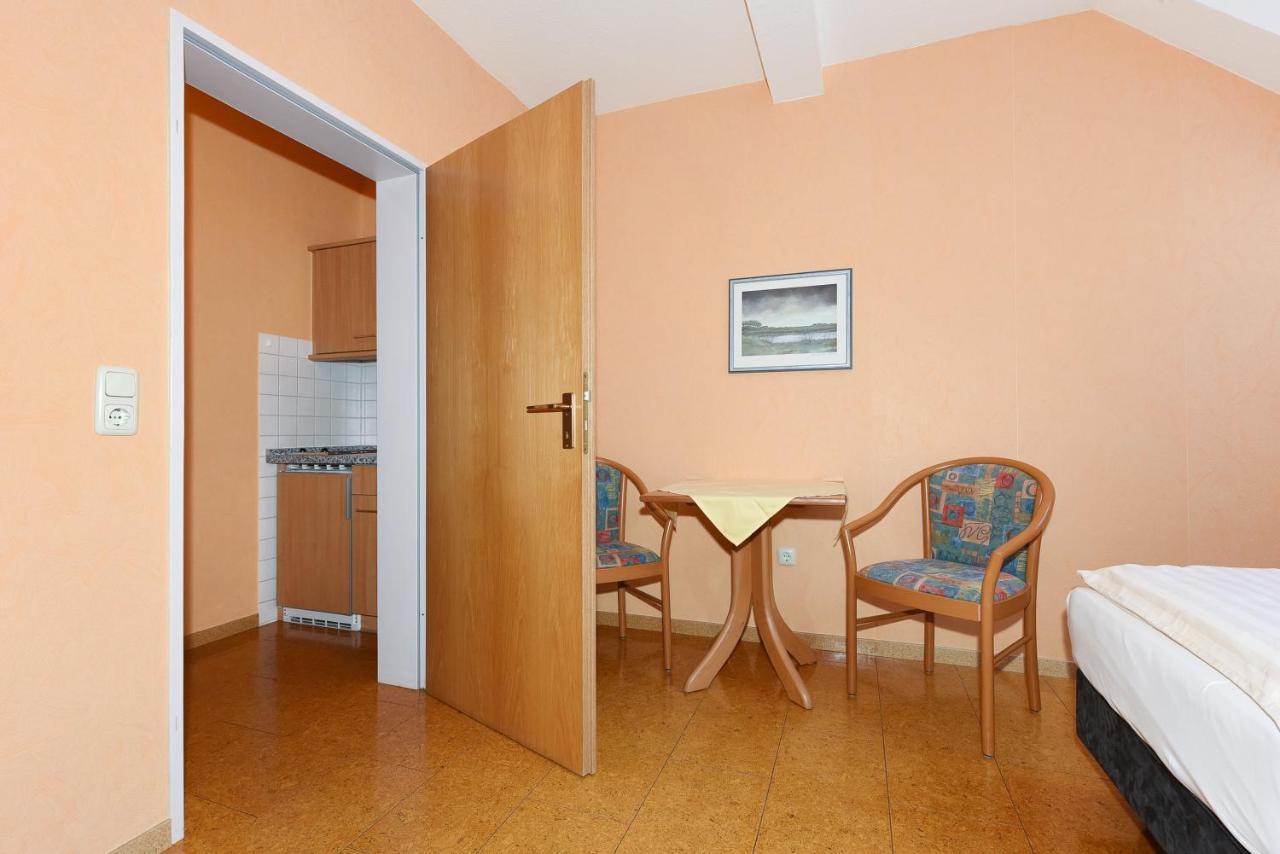 Hotel-Pension Altes Siel Бензерзиль Экстерьер фото