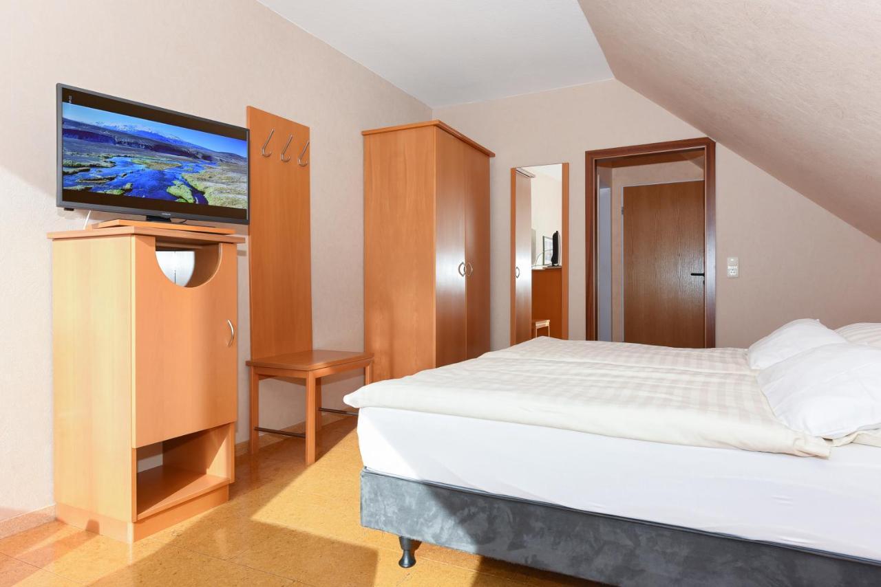 Hotel-Pension Altes Siel Бензерзиль Экстерьер фото
