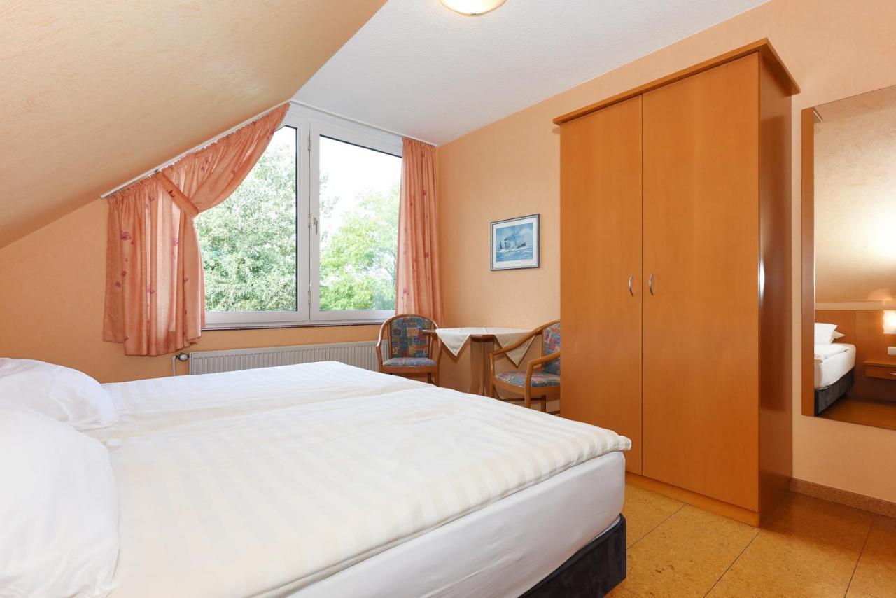 Hotel-Pension Altes Siel Бензерзиль Экстерьер фото