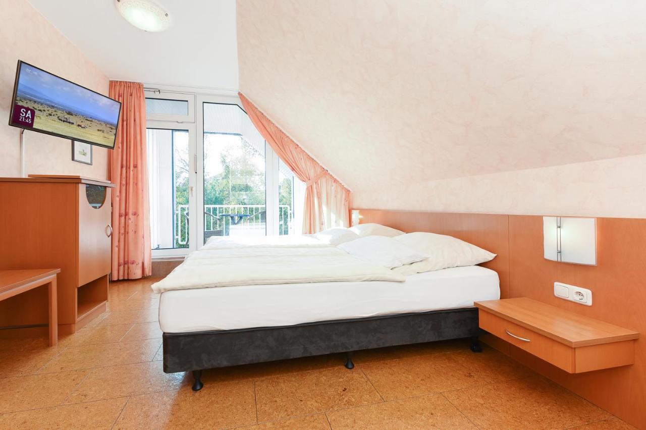 Hotel-Pension Altes Siel Бензерзиль Экстерьер фото