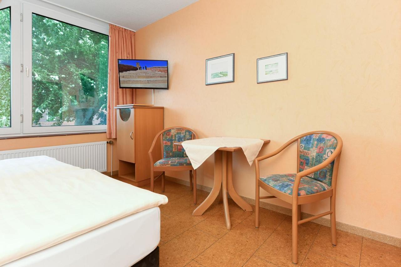 Hotel-Pension Altes Siel Бензерзиль Экстерьер фото