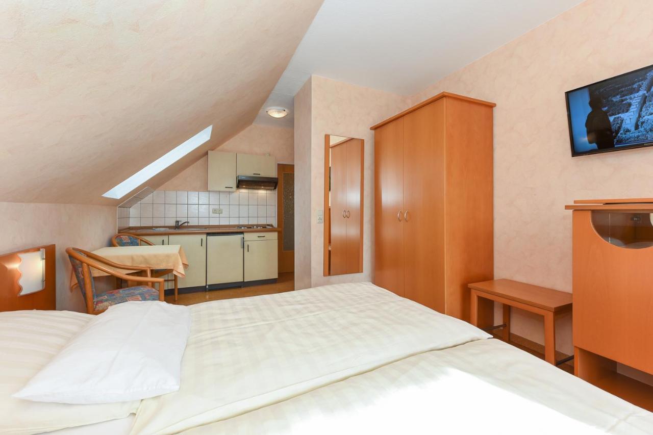 Hotel-Pension Altes Siel Бензерзиль Экстерьер фото